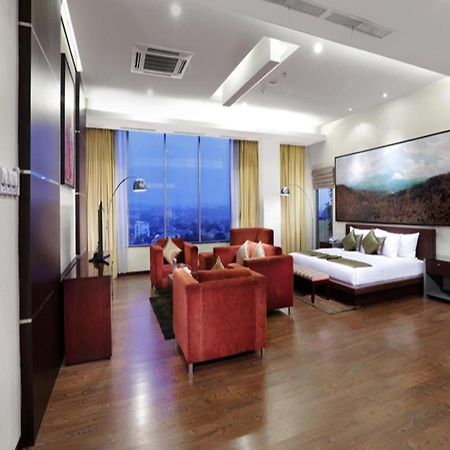 Grand Candi Hotel Semarang Eksteriør bilde