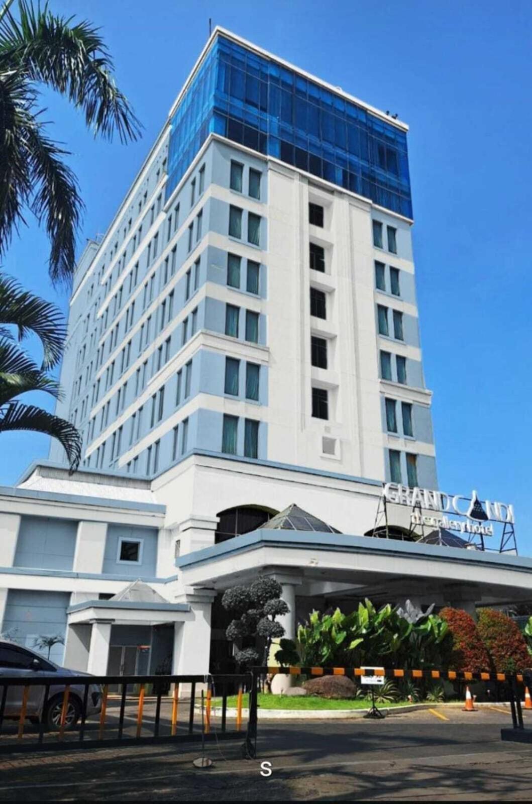 Grand Candi Hotel Semarang Eksteriør bilde