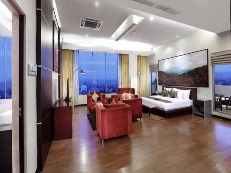 Grand Candi Hotel Semarang Eksteriør bilde